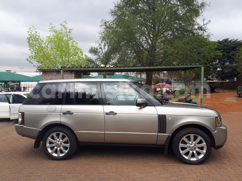 Big with watermark land rover range rover vogue matabeleland south beitbridge 9279