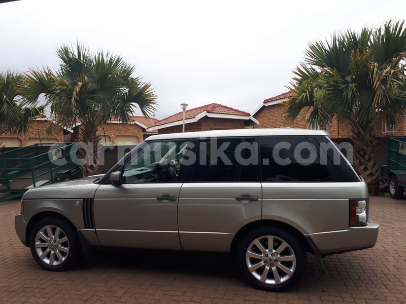 Big with watermark land rover range rover vogue matabeleland south beitbridge 9279