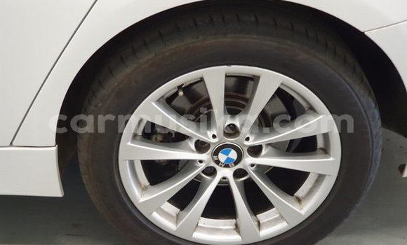 Tenga Tsaru BMW 3–Series Chena Mota in Beitbridge in Matabeleland South Tenga Tsaru BMW 3–Series Chena Mota in Beitbridge in Matabeleland South