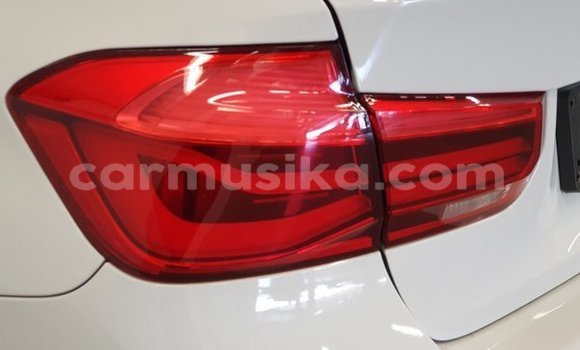 Tenga Tsaru BMW 3–Series Chena Mota in Beitbridge in Matabeleland South Tenga Tsaru BMW 3–Series Chena Mota in Beitbridge in Matabeleland South