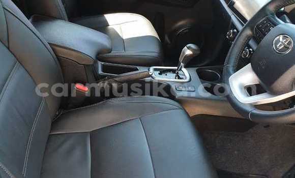 Acheter Occasion Voiture Toyota Hilux Beige à Beitbridge, Matabeleland South Acheter Occasion Voiture Toyota Hilux Beige à Beitbridge, Matabeleland South