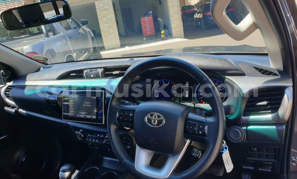 Acheter Occasion Voiture Toyota Hilux Beige à Beitbridge, Matabeleland South Acheter Occasion Voiture Toyota Hilux Beige à Beitbridge, Matabeleland South