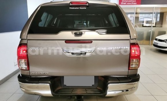 Nunua Ilio tumika Toyota Hilux Beige Gari ndani ya Beitbridge nchini Matabeleland Kusini Nunua Ilio tumika Toyota Hilux Beige Gari ndani ya Beitbridge nchini Matabeleland Kusini