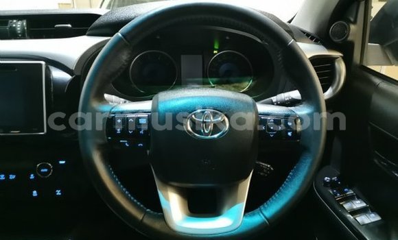 Nunua Ilio tumika Toyota Hilux Beige Gari ndani ya Beitbridge nchini Matabeleland Kusini Nunua Ilio tumika Toyota Hilux Beige Gari ndani ya Beitbridge nchini Matabeleland Kusini