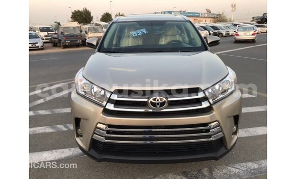 Tenga Imported Toyota Highlander Zvimwe Mota in Import - Dubai in Harare Tenga Imported Toyota Highlander Zvimwe Mota in Import - Dubai in Harare