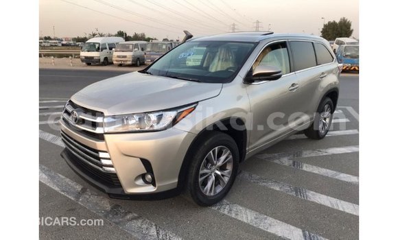 Tenga Imported Toyota Highlander Zvimwe Mota in Import - Dubai in Harare Tenga Imported Toyota Highlander Zvimwe Mota in Import - Dubai in Harare