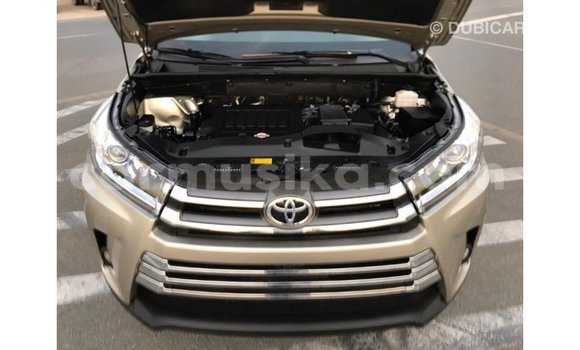 Tenga Imported Toyota Highlander Zvimwe Mota in Import - Dubai in Harare Tenga Imported Toyota Highlander Zvimwe Mota in Import - Dubai in Harare