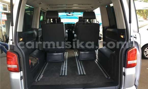 Acheter Occasion Voiture Volkswagen Caravelle Gris à Beitbridge, Matabeleland South Acheter Occasion Voiture Volkswagen Caravelle Gris à Beitbridge, Matabeleland South