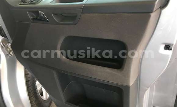 Acheter Occasion Voiture Volkswagen Caravelle Gris à Beitbridge, Matabeleland South Acheter Occasion Voiture Volkswagen Caravelle Gris à Beitbridge, Matabeleland South