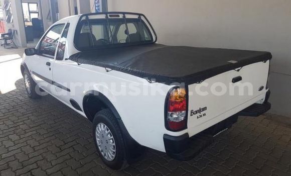 Tenga Tsaru Ford B-MAX Chena Mota in Borrowdale in Harare Tenga Tsaru Ford B-MAX Chena Mota in Borrowdale in Harare