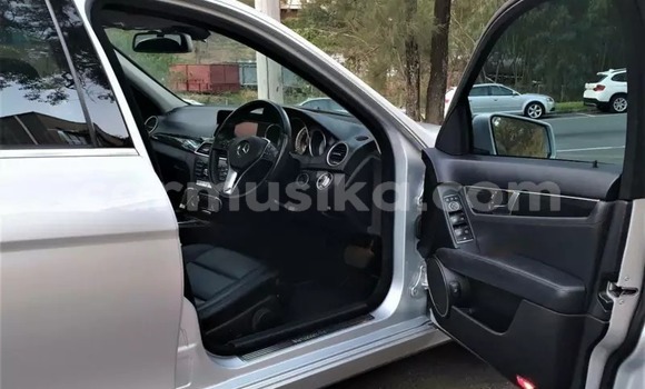 Tenga Tsaru Mercedes‒Benz C–Class Chena Mota in Beitbridge in Matabeleland South Tenga Tsaru Mercedes‒Benz C–Class Chena Mota in Beitbridge in Matabeleland South