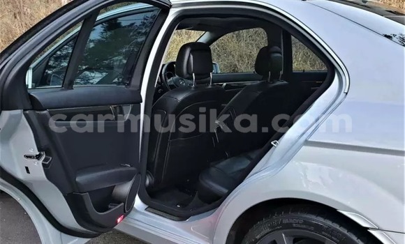 Tenga Tsaru Mercedes‒Benz C–Class Chena Mota in Beitbridge in Matabeleland South Tenga Tsaru Mercedes‒Benz C–Class Chena Mota in Beitbridge in Matabeleland South