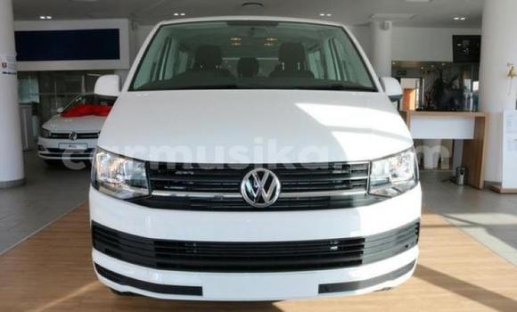 Acheter Occasion Voiture Volkswagen Caravelle Blanc à Bulawayo, Bulawayo Acheter Occasion Voiture Volkswagen Caravelle Blanc à Bulawayo, Bulawayo