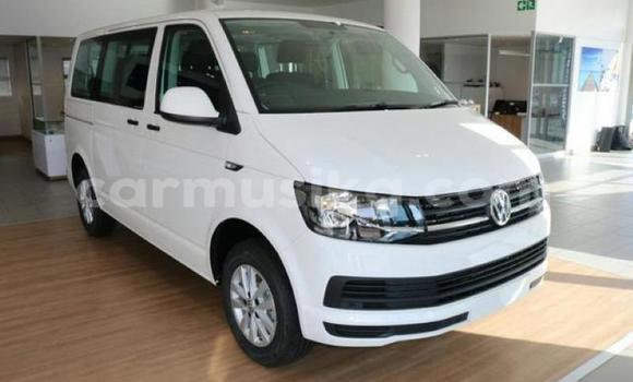 Acheter Occasion Voiture Volkswagen Caravelle Blanc à Bulawayo, Bulawayo Acheter Occasion Voiture Volkswagen Caravelle Blanc à Bulawayo, Bulawayo