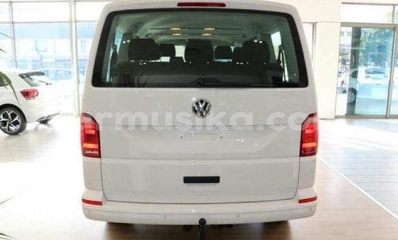 Acheter Occasion Voiture Volkswagen Caravelle Blanc à Bulawayo, Bulawayo Acheter Occasion Voiture Volkswagen Caravelle Blanc à Bulawayo, Bulawayo