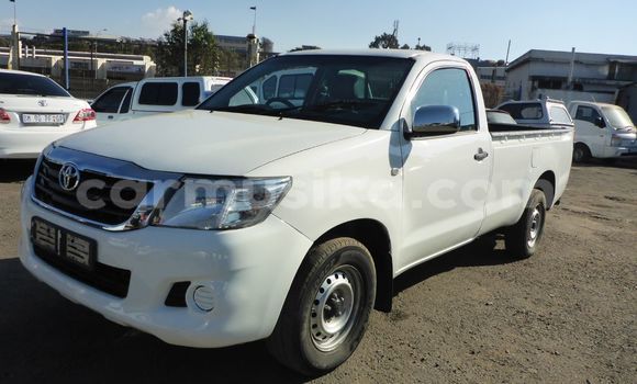 Acheter Occasion Voiture Toyota Hilux Blanc à Beitbridge, Matabeleland South Acheter Occasion Voiture Toyota Hilux Blanc à Beitbridge, Matabeleland South