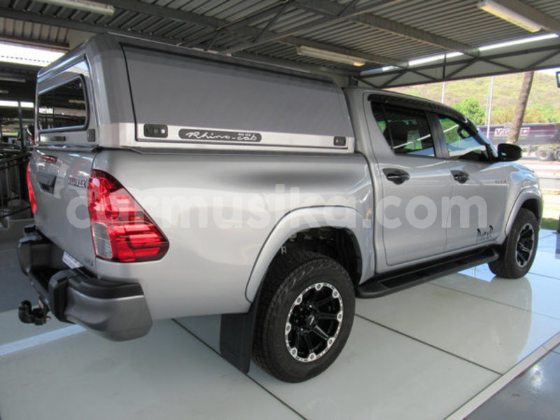 Big with watermark toyota hilux matabeleland south beitbridge 9334