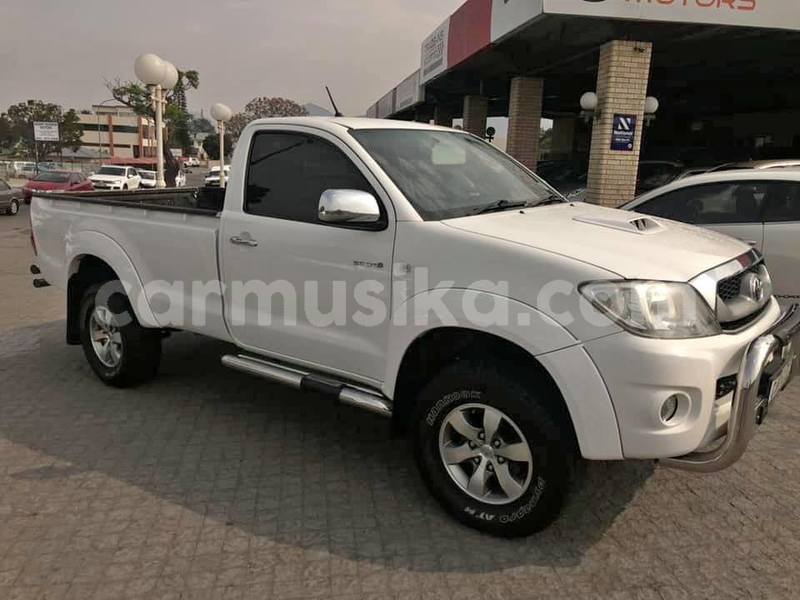 Big with watermark toyota hilux matabeleland south beitbridge 9338