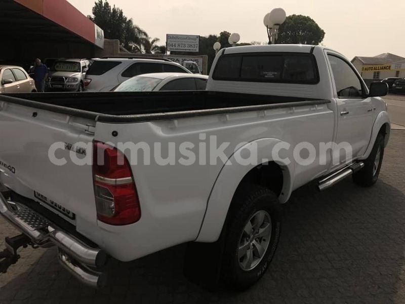 Big with watermark toyota hilux matabeleland south beitbridge 9338