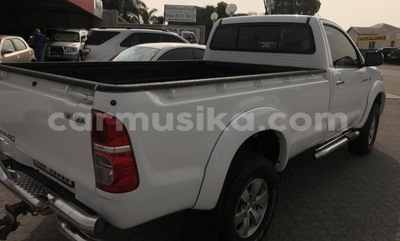 Nunua Ilio tumika Toyota Hilux Nyeupe Gari ndani ya Beitbridge nchini Matabeleland Kusini Nunua Ilio tumika Toyota Hilux Nyeupe Gari ndani ya Beitbridge nchini Matabeleland Kusini