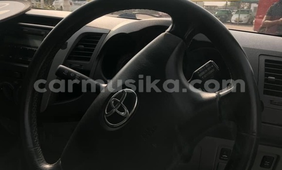 Nunua Ilio tumika Toyota Hilux Nyeupe Gari ndani ya Beitbridge nchini Matabeleland Kusini Nunua Ilio tumika Toyota Hilux Nyeupe Gari ndani ya Beitbridge nchini Matabeleland Kusini