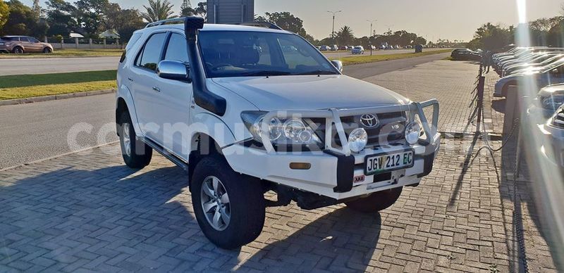 Big with watermark toyota hilux matabeleland south beitbridge 9341