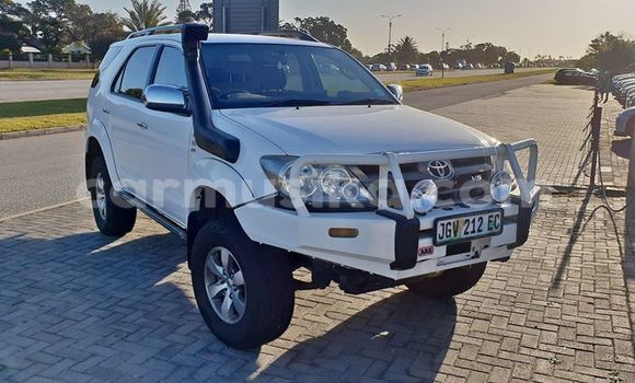 Acheter Occasion Voiture Toyota Hilux Blanc à Beitbridge, Matabeleland South Acheter Occasion Voiture Toyota Hilux Blanc à Beitbridge, Matabeleland South