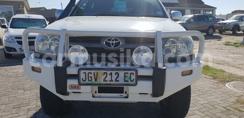 Big with watermark toyota hilux matabeleland south beitbridge 9341