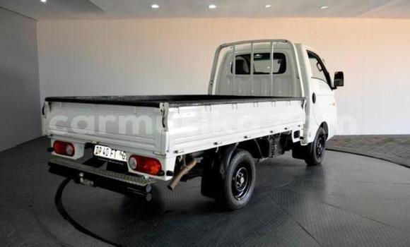 Acheter Occasion Voiture Hyundai H200 Blanc à Bulawayo, Bulawayo Acheter Occasion Voiture Hyundai H200 Blanc à Bulawayo, Bulawayo