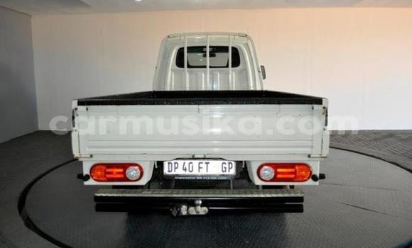 Acheter Occasion Voiture Hyundai H200 Blanc à Bulawayo, Bulawayo Acheter Occasion Voiture Hyundai H200 Blanc à Bulawayo, Bulawayo