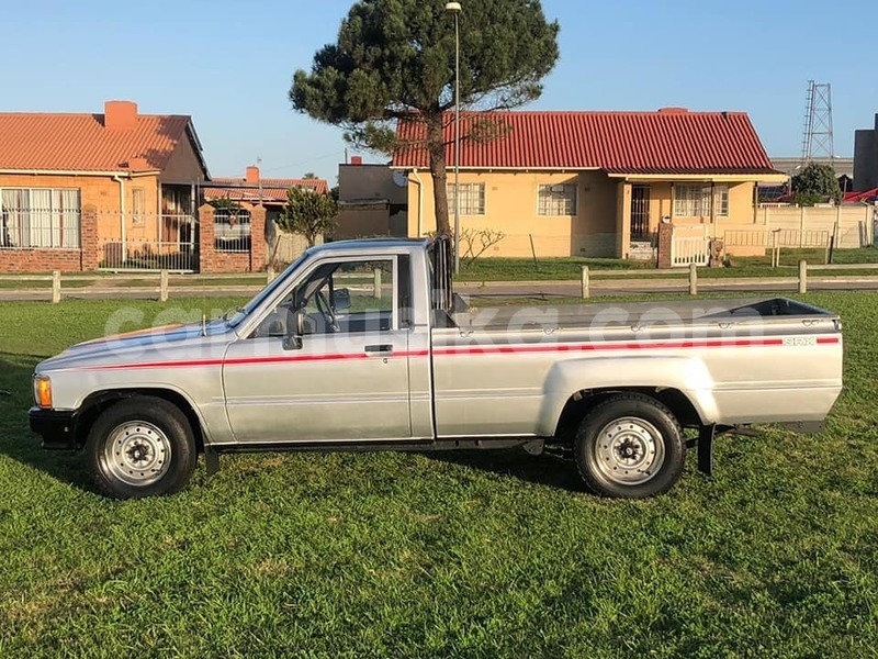 Big with watermark toyota hilux matabeleland south beitbridge 9348