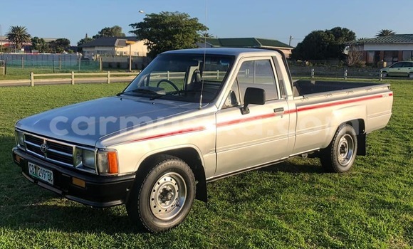 Acheter Occasion Voiture Toyota Hilux Gris à Beitbridge, Matabeleland South Acheter Occasion Voiture Toyota Hilux Gris à Beitbridge, Matabeleland South