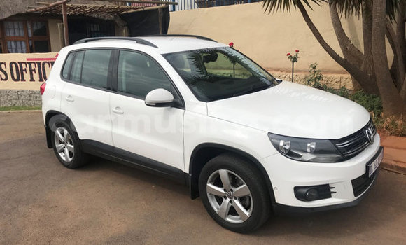Acheter Occasion Voiture Volkswagen Tiguan Blanc à Beitbridge, Matabeleland South Acheter Occasion Voiture Volkswagen Tiguan Blanc à Beitbridge, Matabeleland South