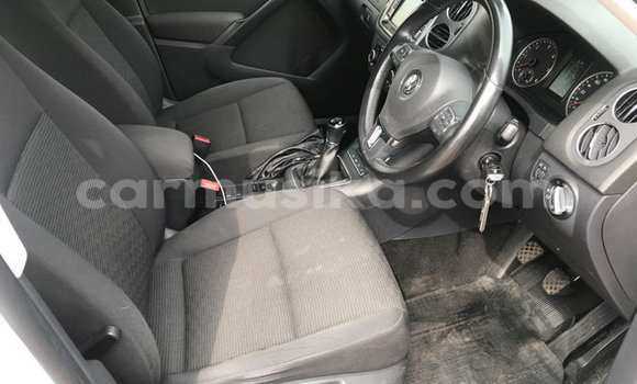 Acheter Occasion Voiture Volkswagen Tiguan Blanc à Beitbridge, Matabeleland South Acheter Occasion Voiture Volkswagen Tiguan Blanc à Beitbridge, Matabeleland South