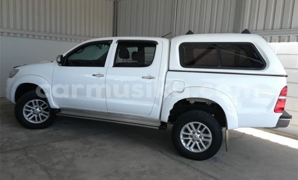 Buy Used Toyota Hilux White Car in Beitbridge in Matabeleland South Buy Used Toyota Hilux White Car in Beitbridge in Matabeleland South