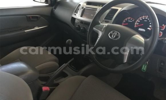 Buy Used Toyota Hilux White Car in Beitbridge in Matabeleland South Buy Used Toyota Hilux White Car in Beitbridge in Matabeleland South