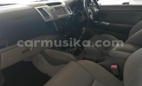 Buy Used Toyota Hilux White Car in Beitbridge in Matabeleland South Buy Used Toyota Hilux White Car in Beitbridge in Matabeleland South