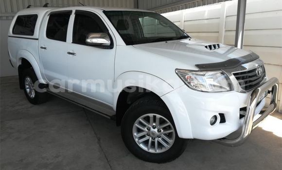 Buy Used Toyota Hilux White Car in Beitbridge in Matabeleland South Buy Used Toyota Hilux White Car in Beitbridge in Matabeleland South