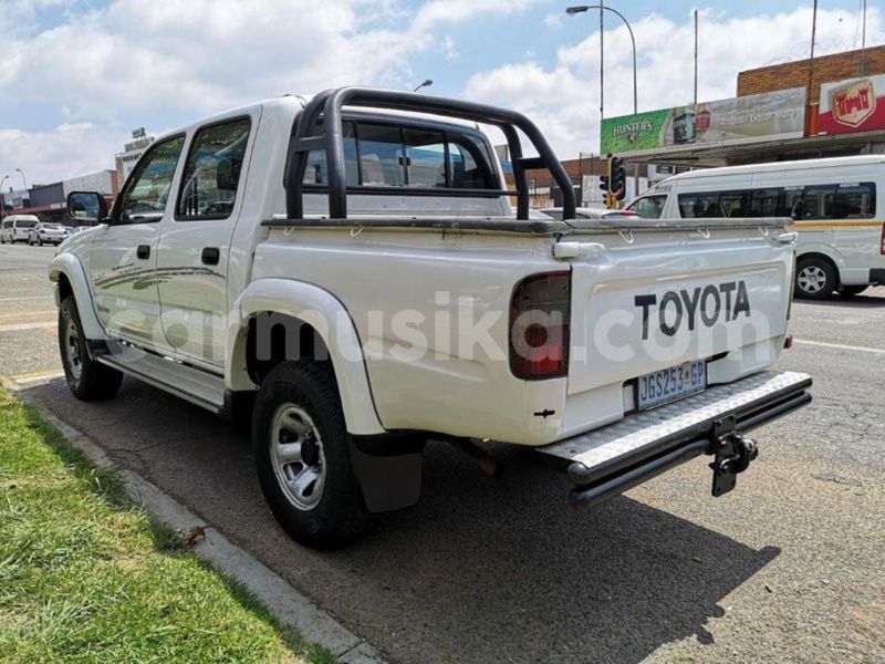 Big with watermark toyota hilux manicaland chimanimani 9351