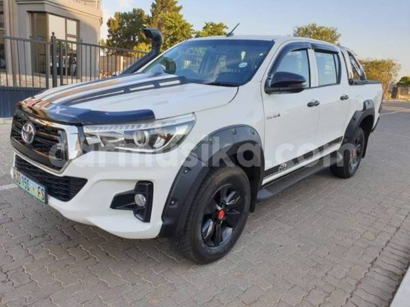 Big with watermark toyota hilux matabeleland south beitbridge 9352