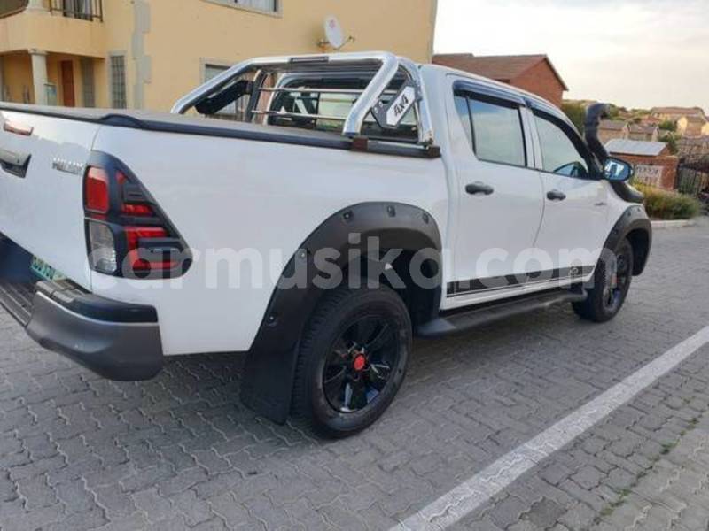 Big with watermark toyota hilux matabeleland south beitbridge 9352