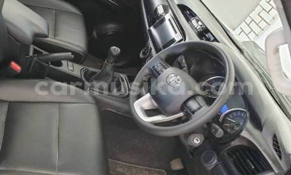 Acheter Occasion Voiture Toyota Hilux Blanc à Beitbridge, Matabeleland South Acheter Occasion Voiture Toyota Hilux Blanc à Beitbridge, Matabeleland South