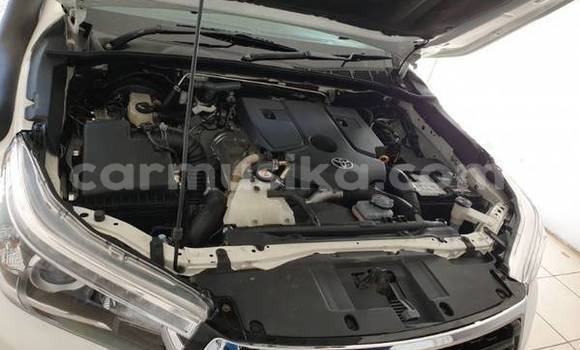 Acheter Occasion Voiture Toyota Hilux Blanc à Beitbridge, Matabeleland South Acheter Occasion Voiture Toyota Hilux Blanc à Beitbridge, Matabeleland South