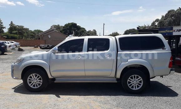 Tenga Tsaru Toyota Hilux Zvimwe Mota in Borrowdale in Harare Tenga Tsaru Toyota Hilux Zvimwe Mota in Borrowdale in Harare