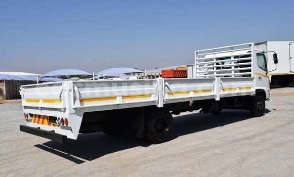 Acheter Occasion Utilitaire Hino 300 Series Blanc à Beitbridge, Matabeleland South Acheter Occasion Utilitaire Hino 300 Series Blanc à Beitbridge, Matabeleland South