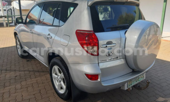 Nunua Ilio tumika Toyota RAV4 Nyingine Gari ndani ya Beitbridge nchini Matabeleland Kusini Nunua Ilio tumika Toyota RAV4 Nyingine Gari ndani ya Beitbridge nchini Matabeleland Kusini