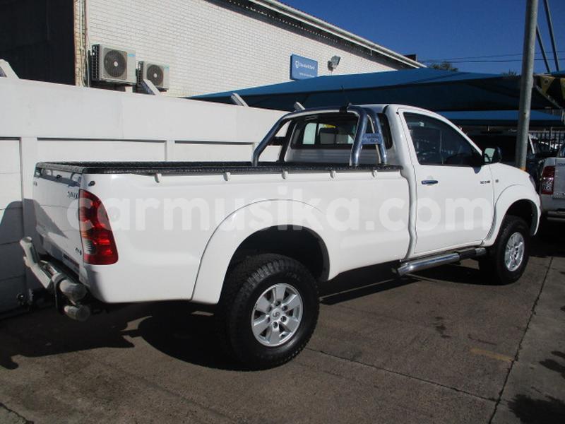 Big with watermark toyota hilux matabeleland south beitbridge 9367