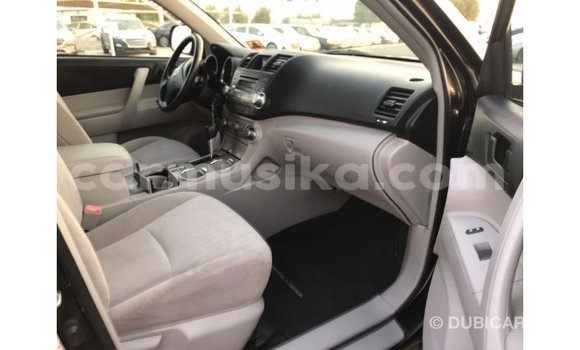 Tenga Imported Toyota Highlander Nhema Mota in Import - Dubai in Harare Tenga Imported Toyota Highlander Nhema Mota in Import - Dubai in Harare