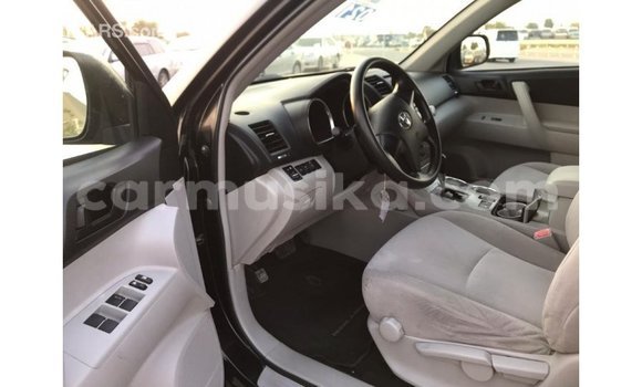 Tenga Imported Toyota Highlander Nhema Mota in Import - Dubai in Harare Tenga Imported Toyota Highlander Nhema Mota in Import - Dubai in Harare