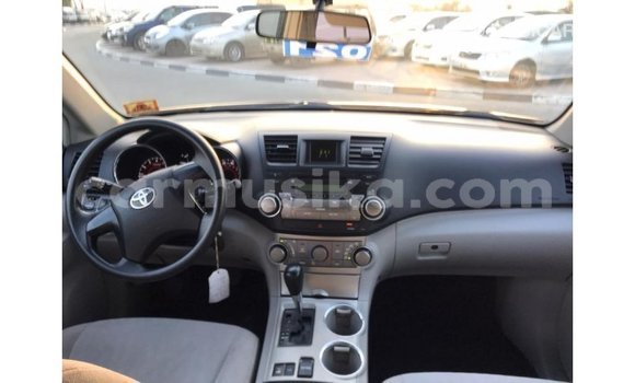 Tenga Imported Toyota Highlander Nhema Mota in Import - Dubai in Harare Tenga Imported Toyota Highlander Nhema Mota in Import - Dubai in Harare